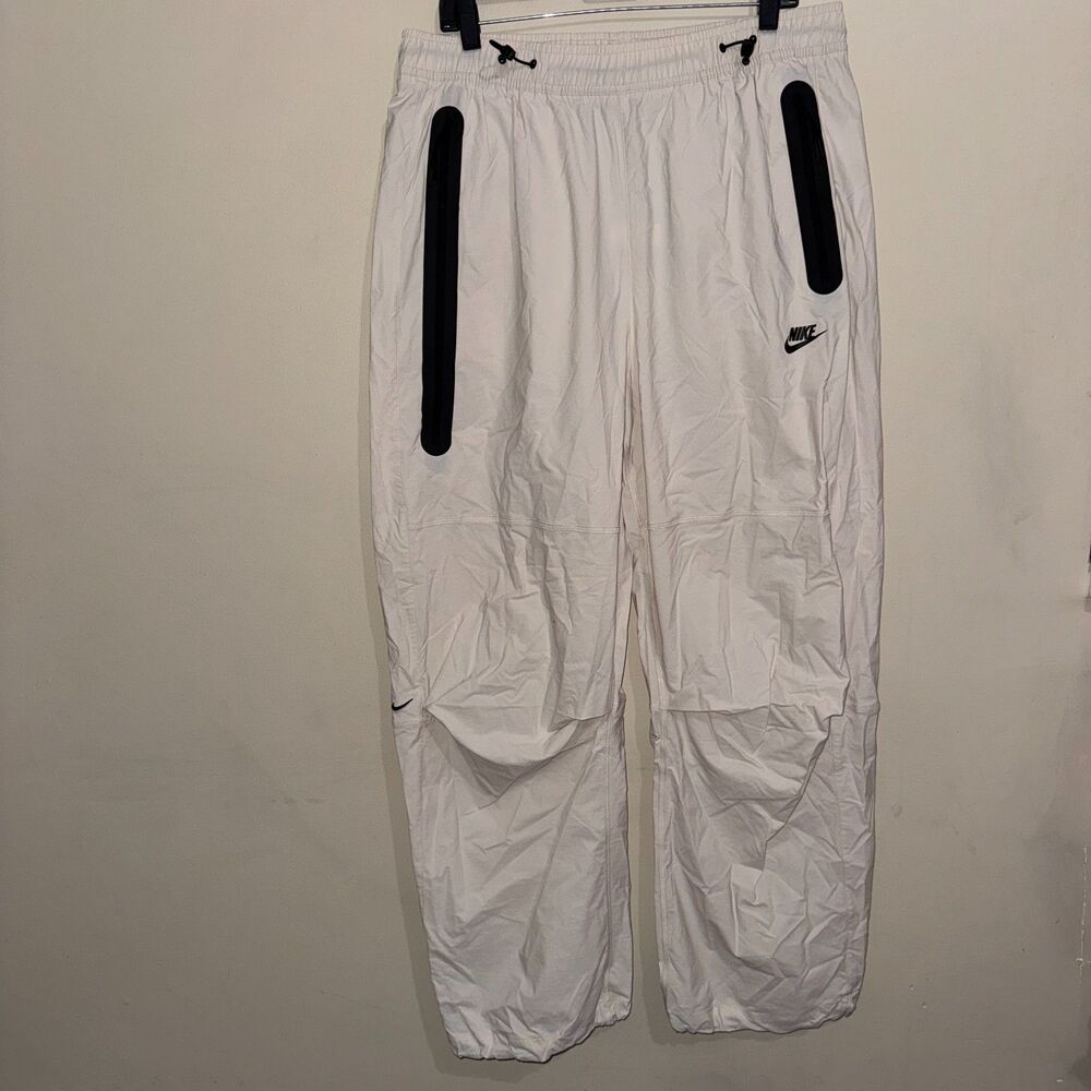 Nike Tech Woven Oversized Pants Jogger Men’s Large Light Orewood HM7158-104 NEW